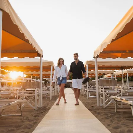 Hotel Tuscany Alle Dune 4*